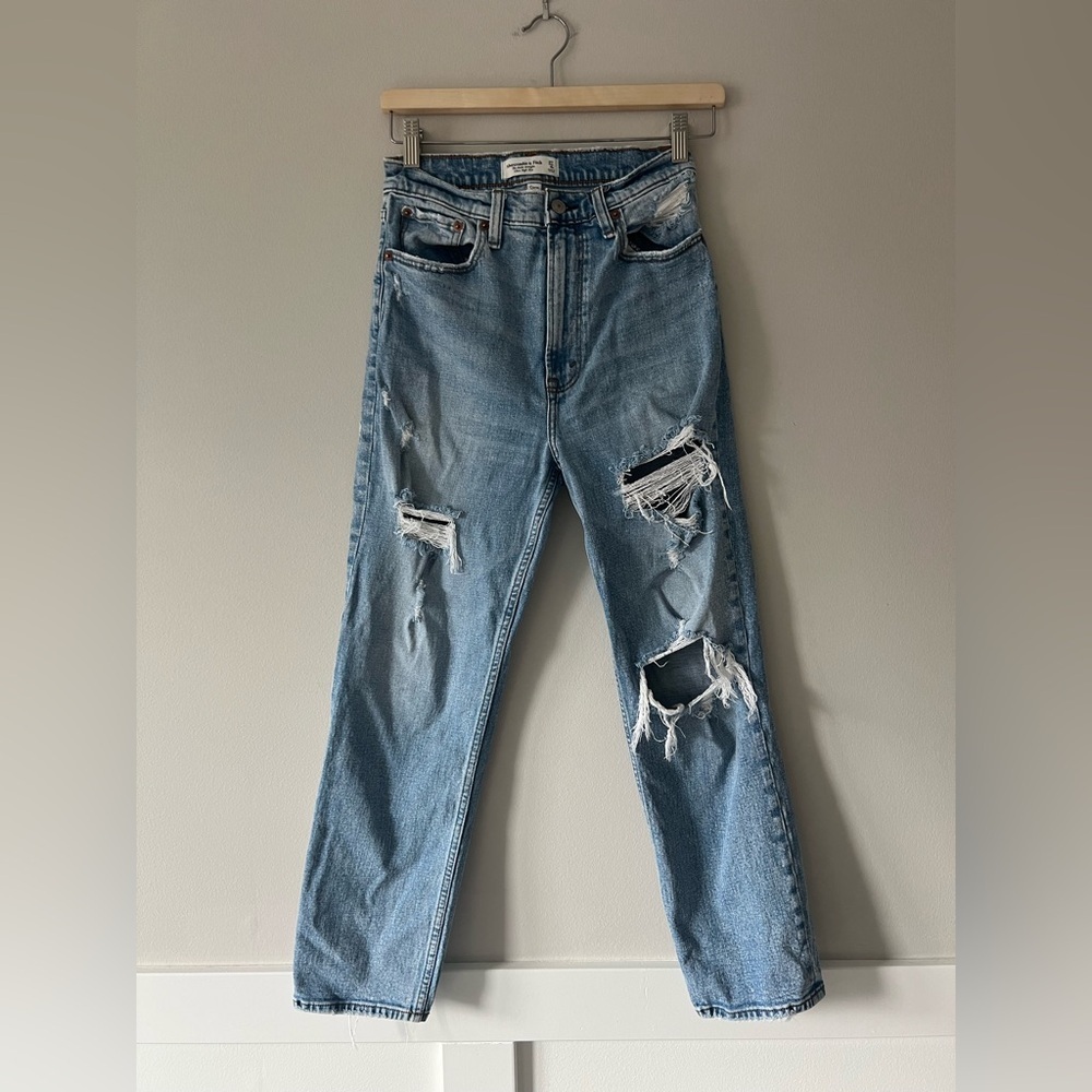 Abercrombie & Fitch The Ankle Straight Ultra High Rise Distressed Curve Love 27